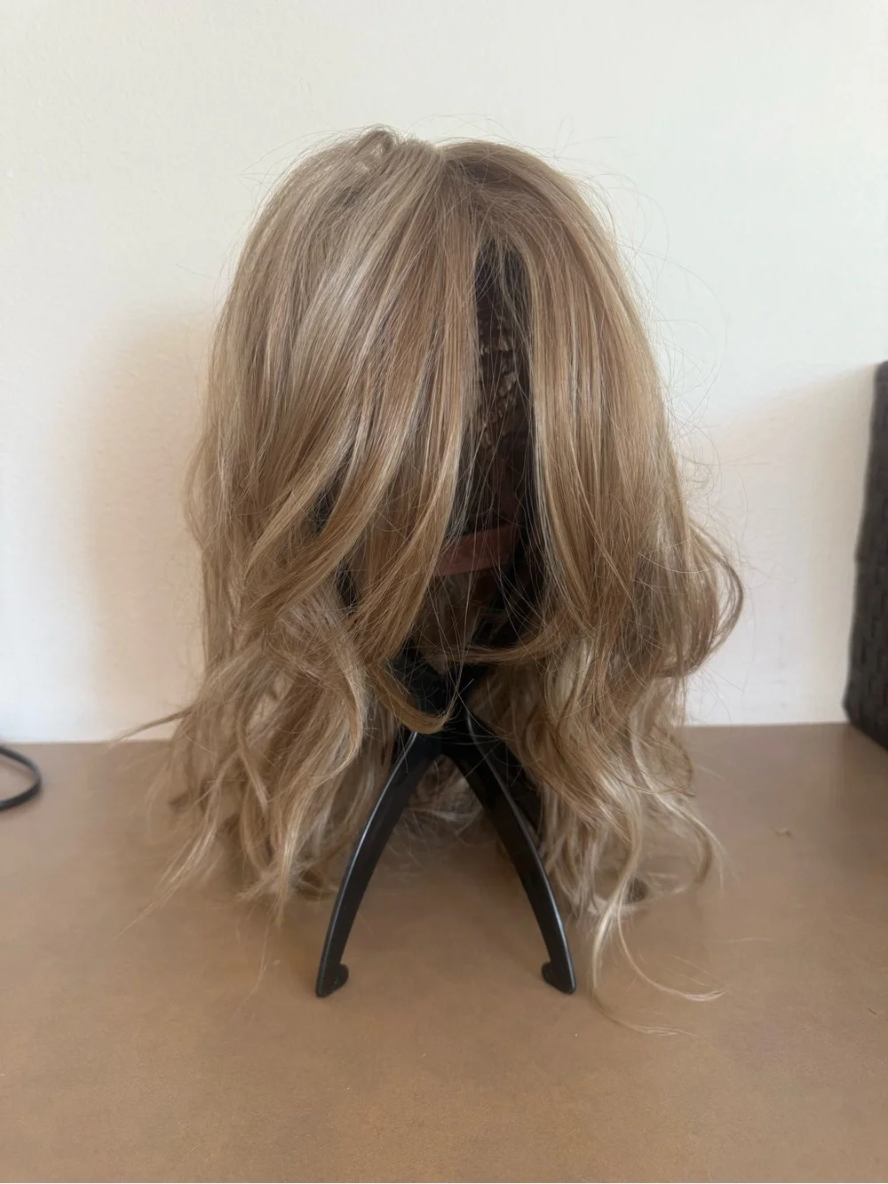 Light Brown Blonde Layered Women's Wig - Natural Look